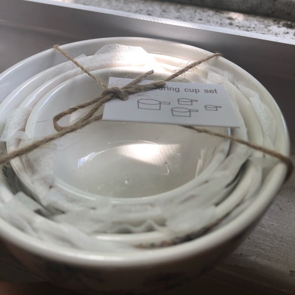 UO Patterned Measuring Cups Set - Picture 2 of 10